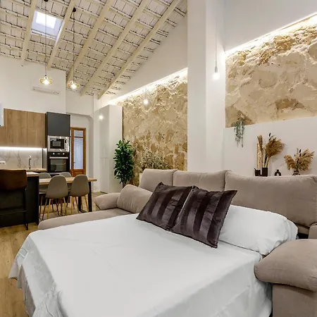 Serene With Ac And Hydromassage In 아파트