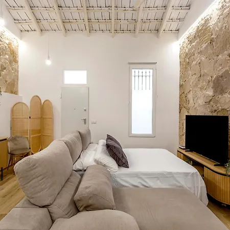 아파트 Serene With Ac And Hydromassage In *